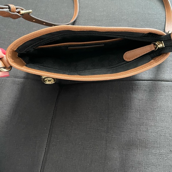 Michael Kors Crossbody - Picture 2 of 3